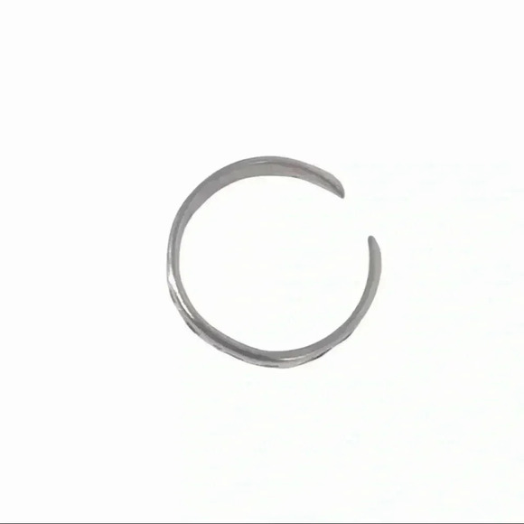 925 STAMPED STERLING SILVER FOOT PRINTS BEACH INSPIRED TOE RING SIZE XS - Picture 8 of 10